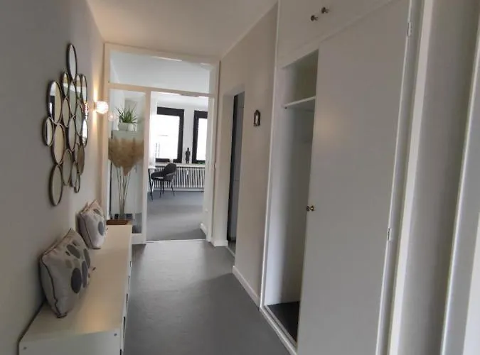 Kissinger38 * Detmold